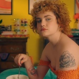 Meet your Posher, Téa